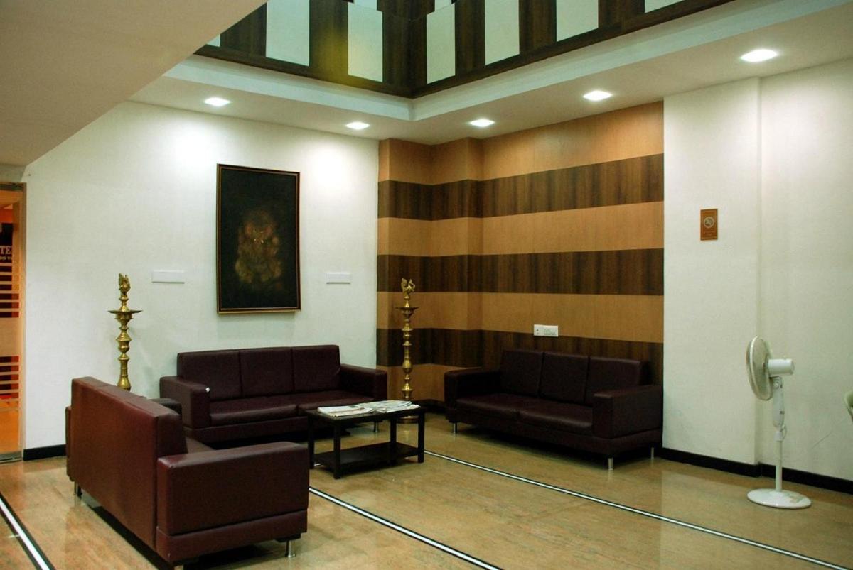 Hotel Mgr بونديتْشيري المظهر الخارجي الصورة