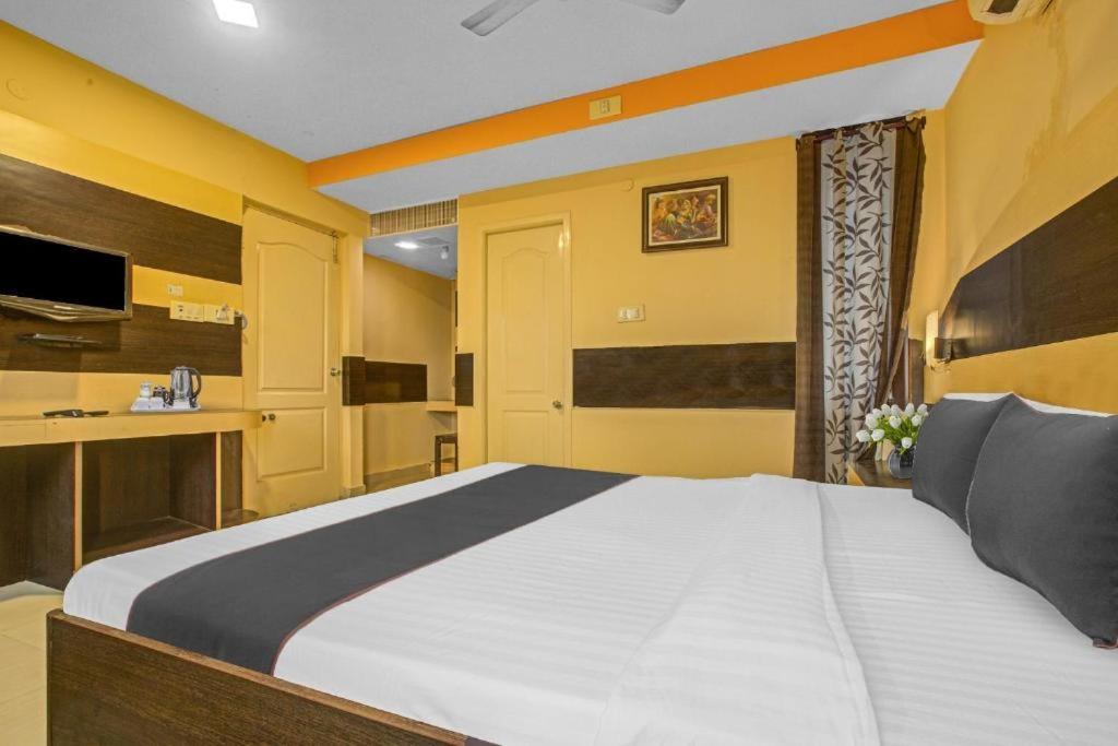 Hotel Mgr بونديتْشيري المظهر الخارجي الصورة